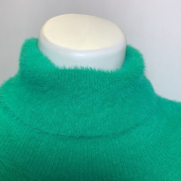 NWT Halogen Fuzzy Super Soft Turtleneck Pullover/ Sweater size M Green - Picture 3 of 9